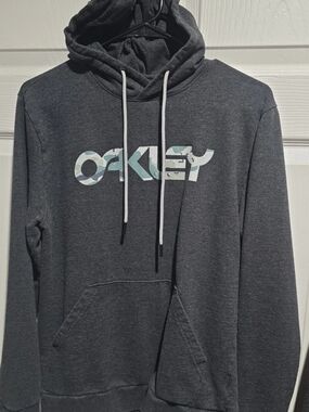Oakley Charcoal Gray Pullover Hoodie with Camouflage Logo